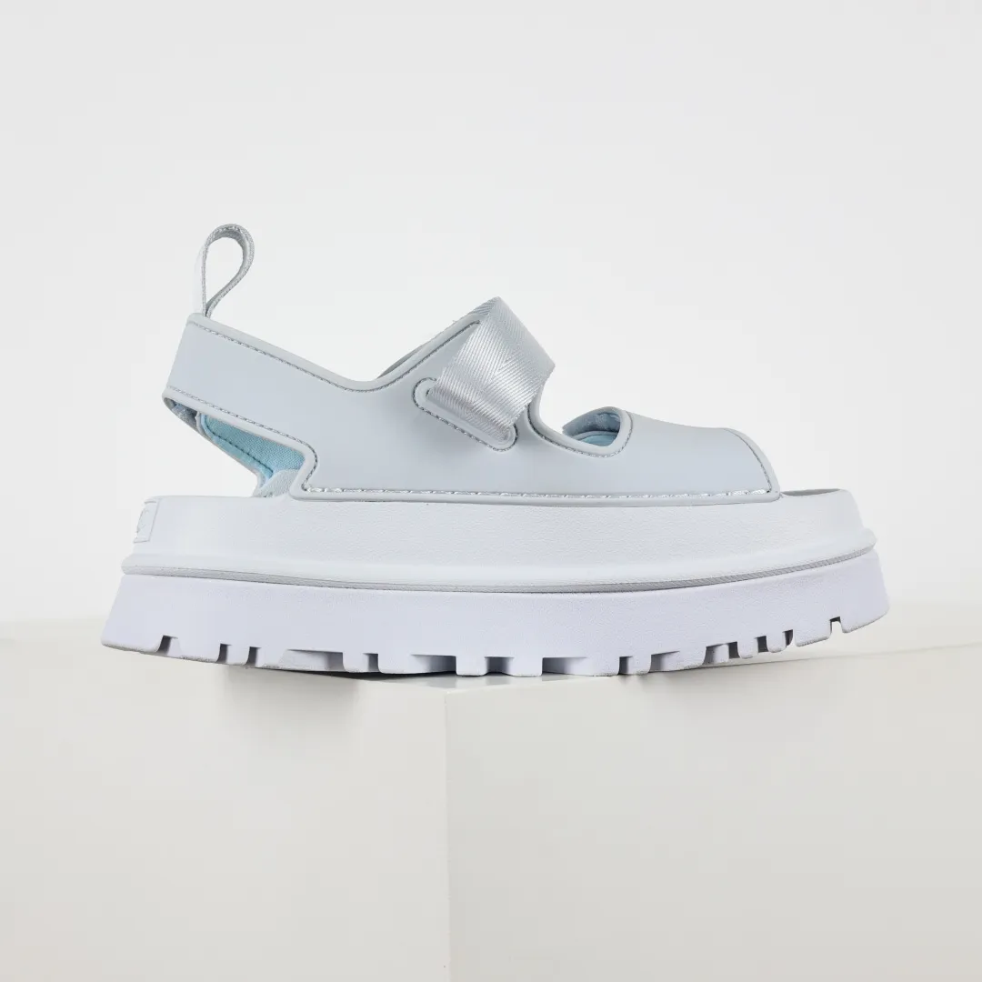 Copy price 💰560 Core recommendation Good price UGG Velcro slippers sandals summer versatile slippers soft sole non-slip beach thick sole casual elegant sandals The style of UGG sandals is really nice. It is suitable for all ages. The soles are made of super lightweight EVA foam. The classic material of U family can be said to be "light" to let you enjoy a different naked feeling. It is one of the most worth buying sandals in history. I guarantee you will not regret the series. Original OEM production Y products are available now. Size: 35 36 37 38 39 40